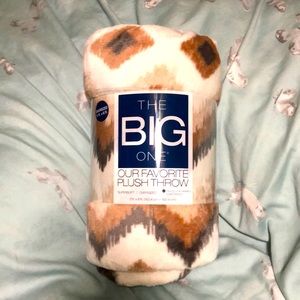 Plush Throw - oversized
